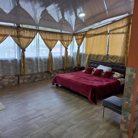 Hostal La Casa De Rodrigo Baeza ภายนอก รูปภาพ