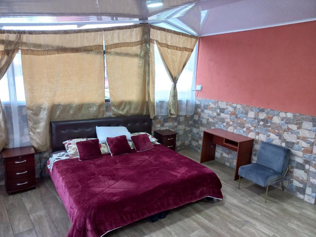 Hostal La Casa De Rodrigo Baeza ภายนอก รูปภาพ